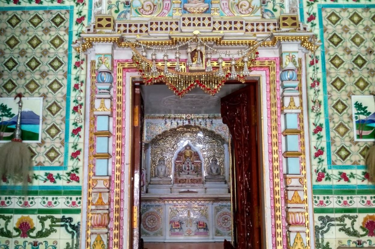 Shri Champapuri Vasupujya Swami Panchkalnayak Shwetamber Jain Tirth, Tanti Bazar Road, Nathnagar, Bhagalpur (Bihar) image 3