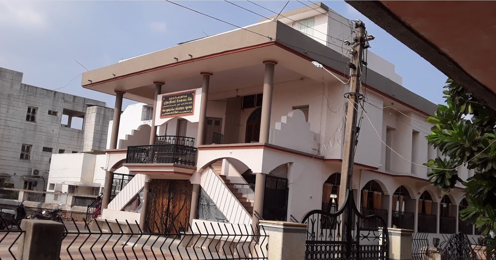 Shri Jain Upashray, Shanti Nagar Society, Tulasi Nagar, Unjha, District - Mahesana (Gujarat) image 1