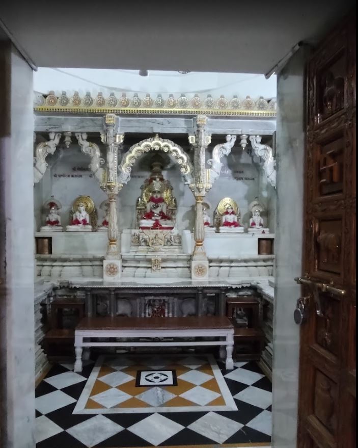 Shri Chota Adinath Jain Derasar,  Mahadev Puri, Vadnagar, District - Mahesana (Gujarat) image 2