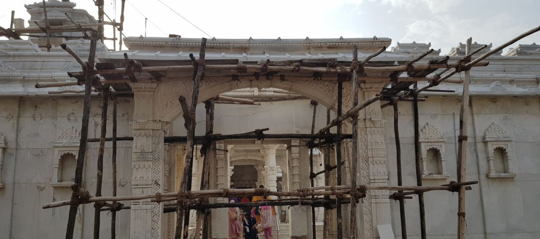 Shri Neminath Bhagwan Jain Derasar, Anand Sagar Society, Kapadvanj, District - Kheda (Gujarat) image 2