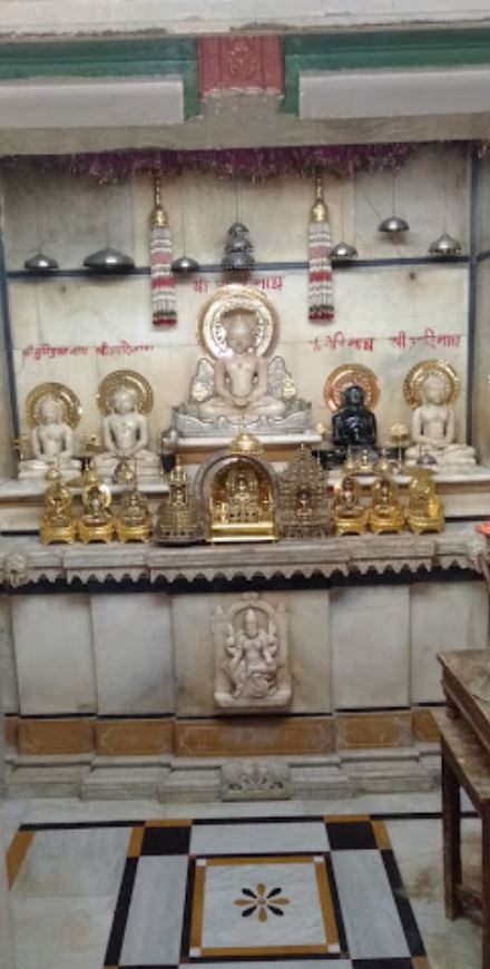Shri Parshvnath Digamber Jain Mandir, Vanch, District - Ahmedabad (Gujarat) image 4