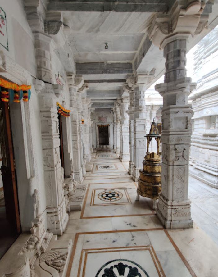 Shri Suparshvnath Shwetamber Jain Derasar, Gitanjali Nagar Society, Shanti Nagar, Nadiad, District - Kheda (Gujarat) image 2