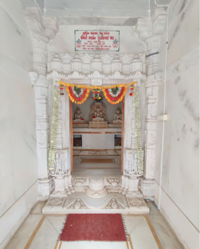 Shri Suparshvnath Shwetamber Jain Derasar, Gitanjali Nagar Society, Shanti Nagar, Nadiad, District - Kheda (Gujarat) image 6