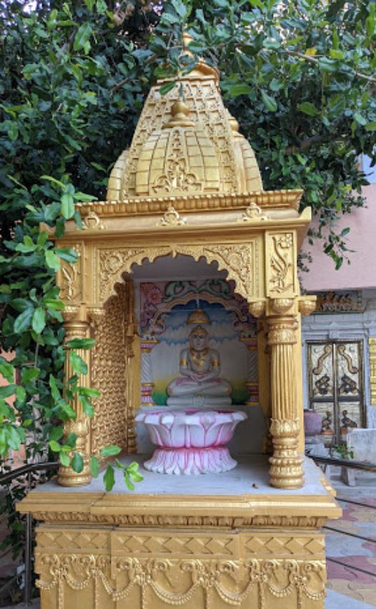 Shri Neminath Bhagwan Jain Derasar, Dakor, District - Kheda (Gujarat) image 2