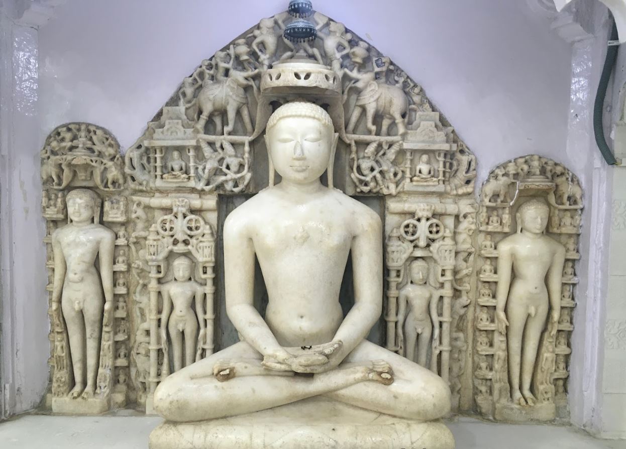 Shri 1008 Chandraprabhu Digamber Jain Mandir, Near Holi Chakla, Vaso, District - Kheda (Gujarat) image 1