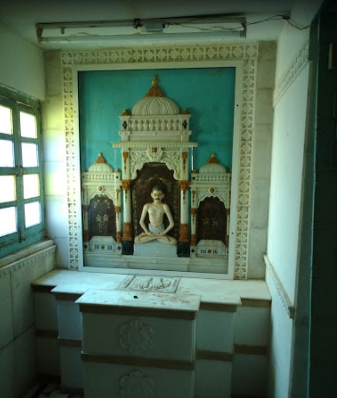 Shrimad Rajchandra Mandir, Panch Hatdi, Vaso, District - Kheda (Gujarat) image 3