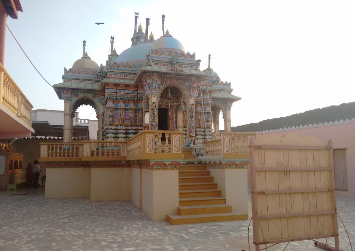 Shri Chandraprabhu Swami Shwetamber Jain Derasar, Prajau, District - Kachchh (Gujarat) image 2