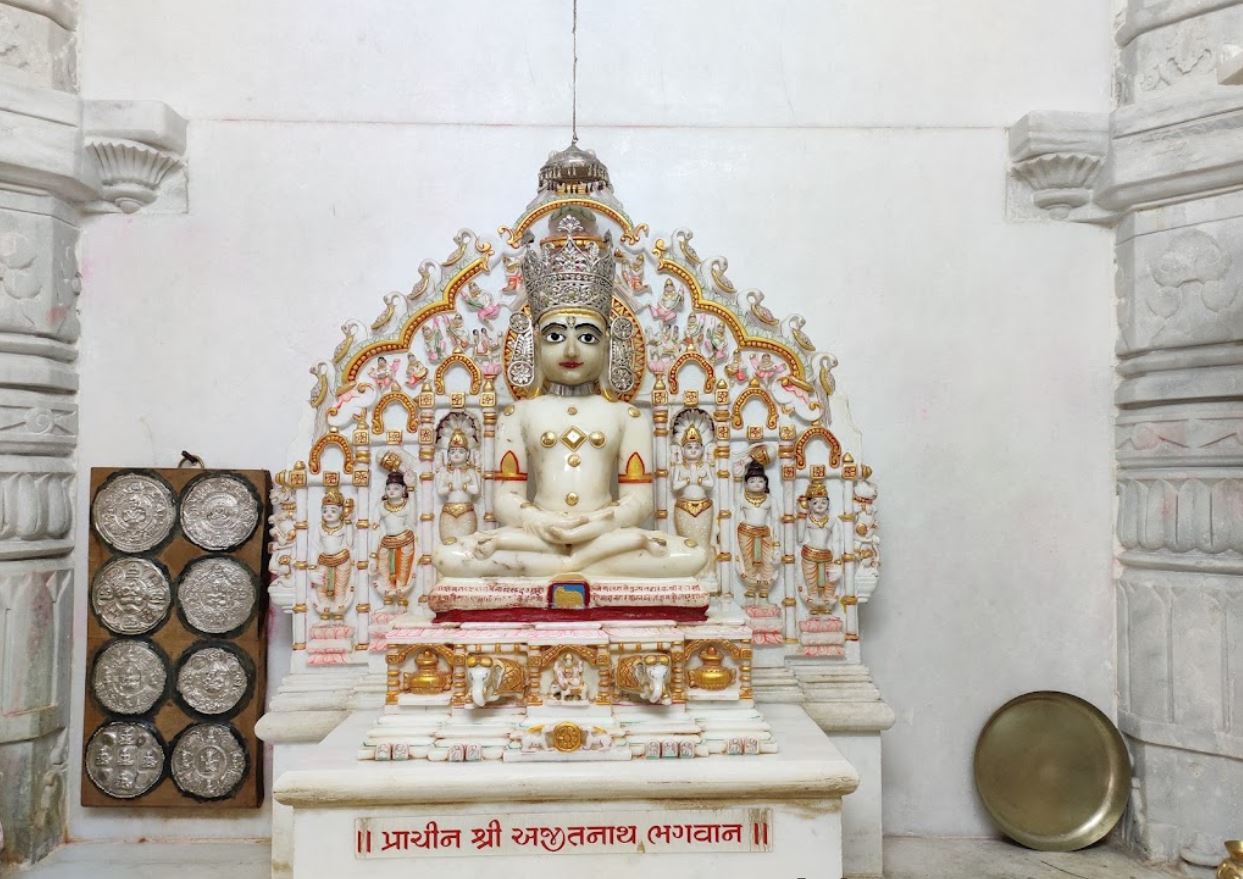 Shri Ajitnath Shwetamber Jain Tirth, Vanku, District - Kachchh (Gujarat) image 4