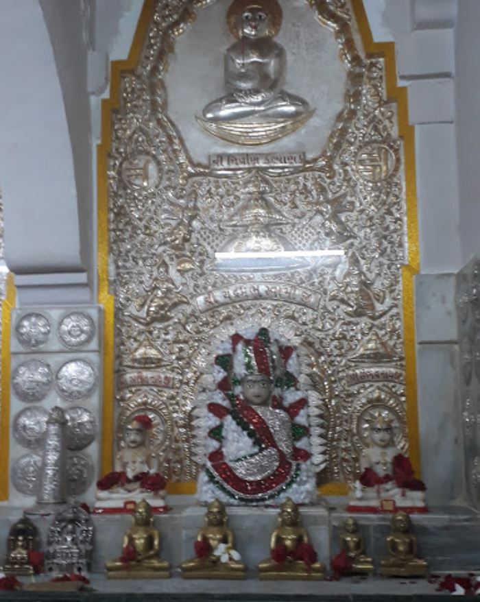 Shri Chintamani Parshvnath Jinalaya, Varadiya Jain Tirth, Varadiya, District - Kachchh (Gujarat) image 5