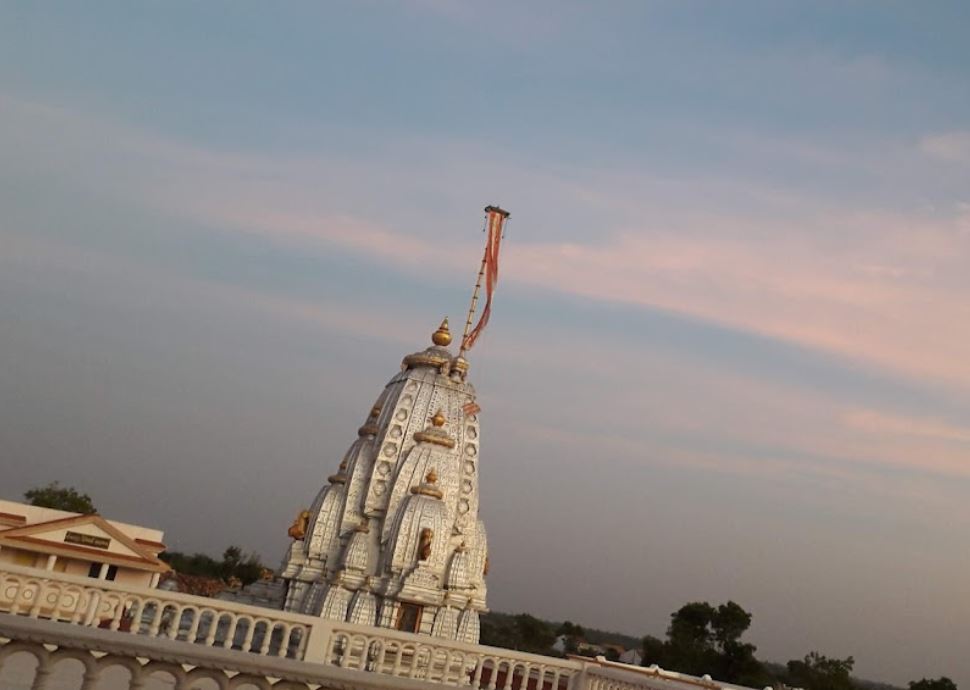 Shri Shantinath Bhagwan Jain Derasar, Sandhav, District - Kachchh (Gujarat) image 1