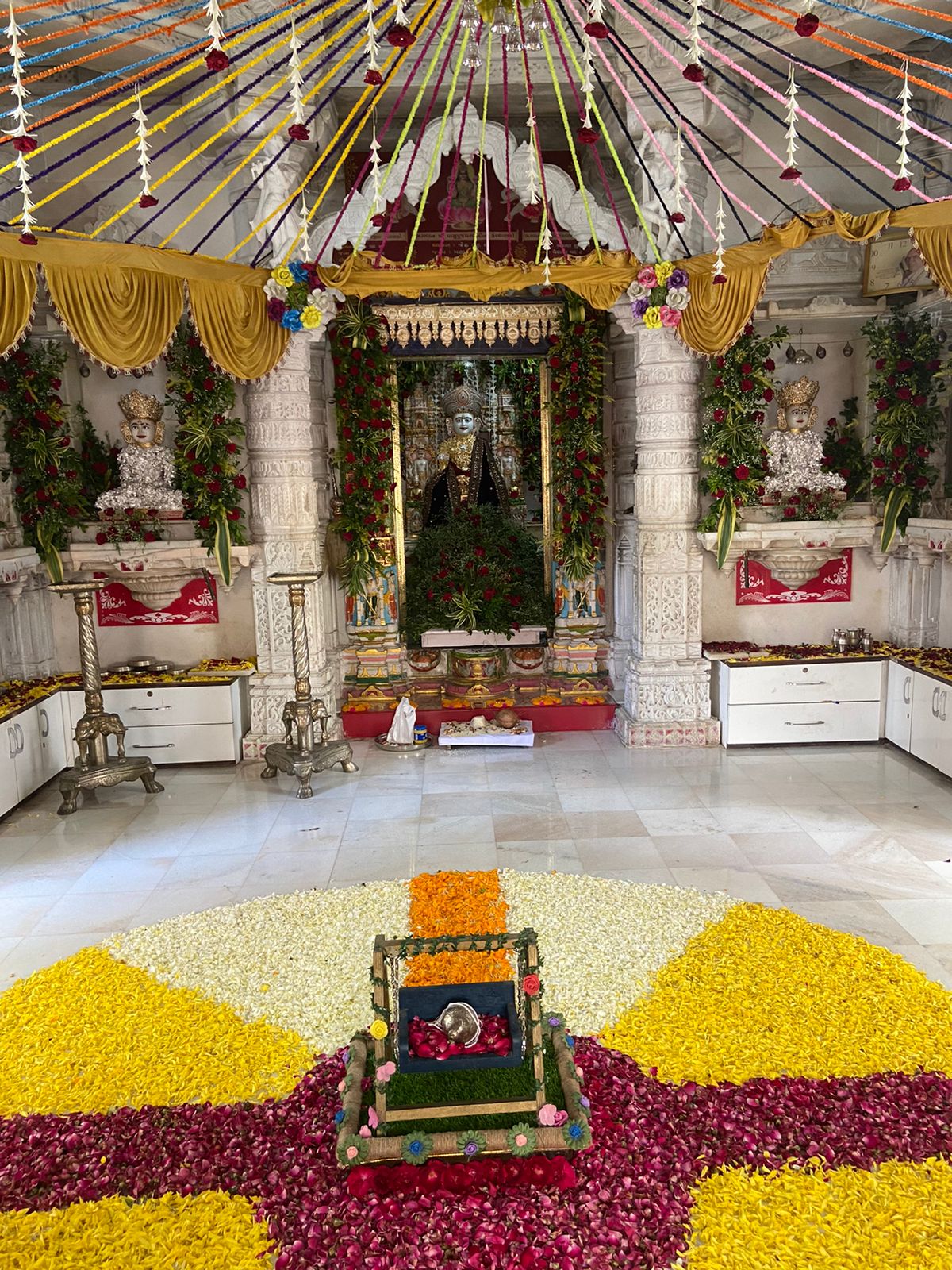 Shri Vasupujya Swami Shwetamber Jain Derasar, Vatsalya Height, New Pal Road, Adajan Gam, Surat (Gujarat) thumbnail 3