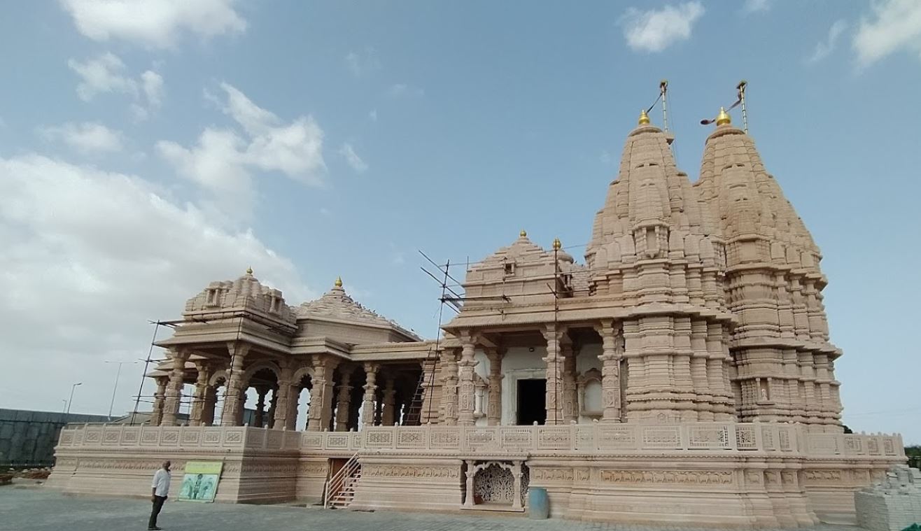 Shri Namaskar Maha Tirth, Shri Simandhar Swami Shwetamber Jain Derasar, Chhadavada, District - Kachchh (Gujarat) image 1
