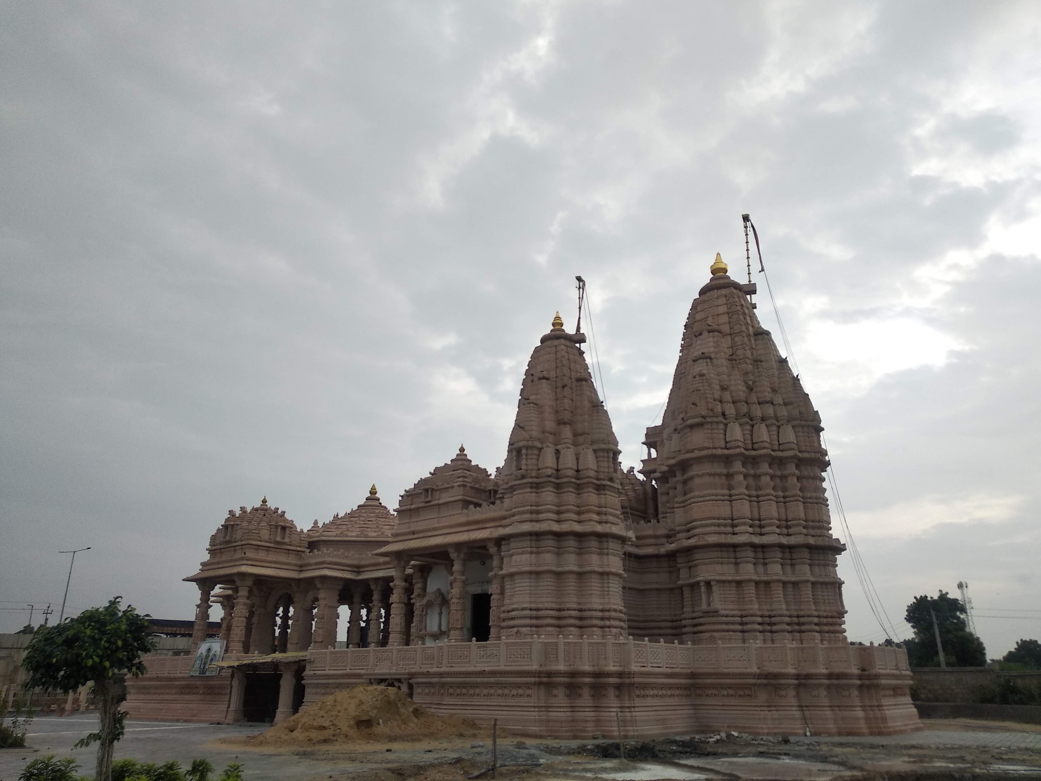 Shri Namaskar Maha Tirth, Shri Simandhar Swami Shwetamber Jain Derasar, Chhadavada, District - Kachchh (Gujarat) image 12