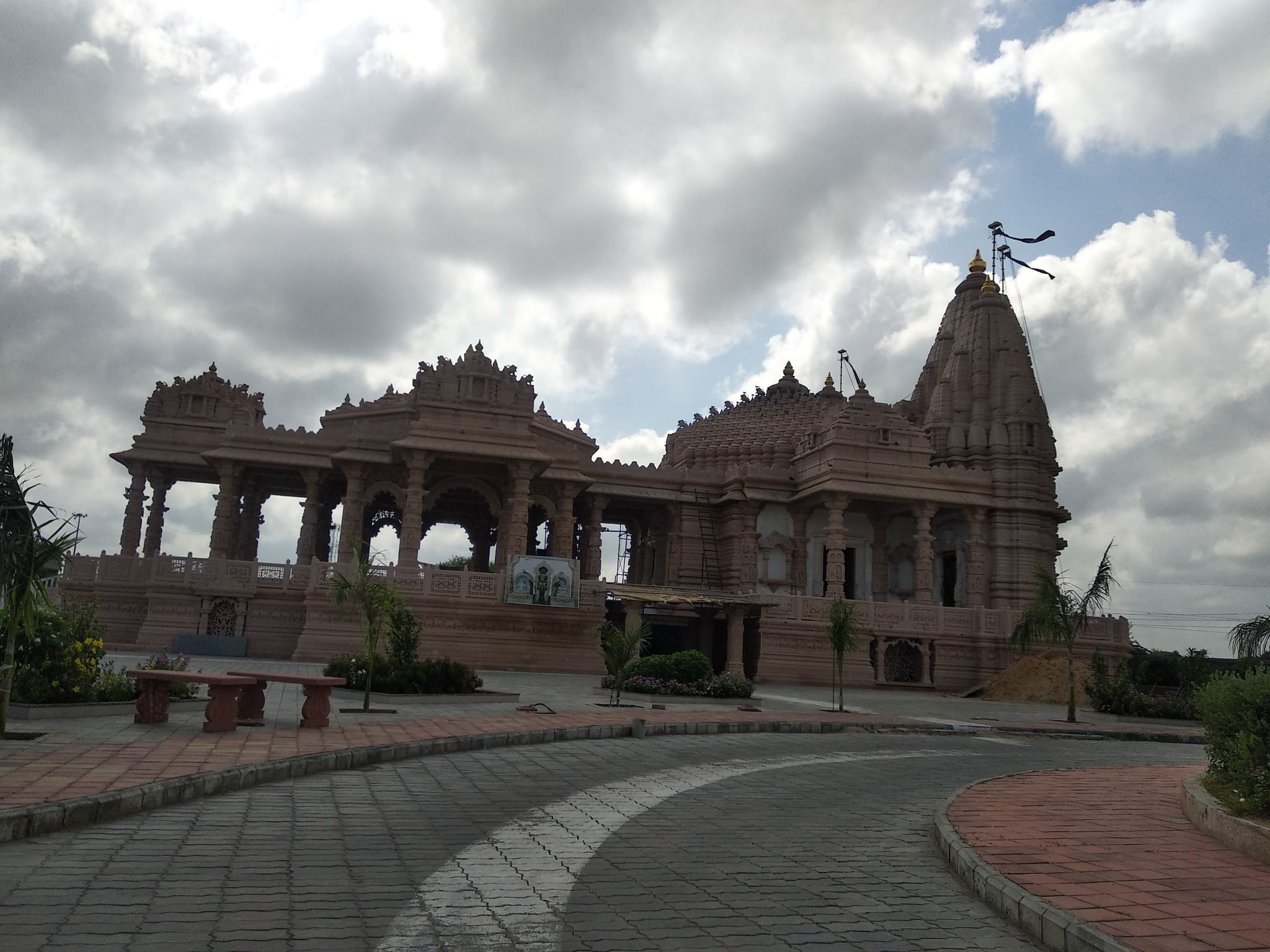 Shri Namaskar Maha Tirth, Shri Simandhar Swami Shwetamber Jain Derasar, Chhadavada, District - Kachchh (Gujarat) image 13