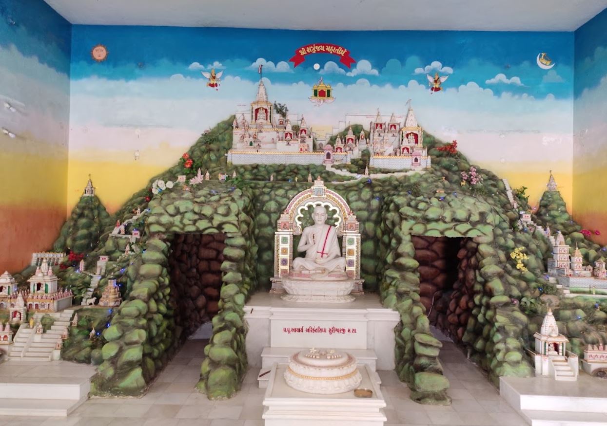 Shri Adinath Bhagwan Shwetamber Jain Derasar, Adhoi, District - Kachchh (Gujarat) image 1