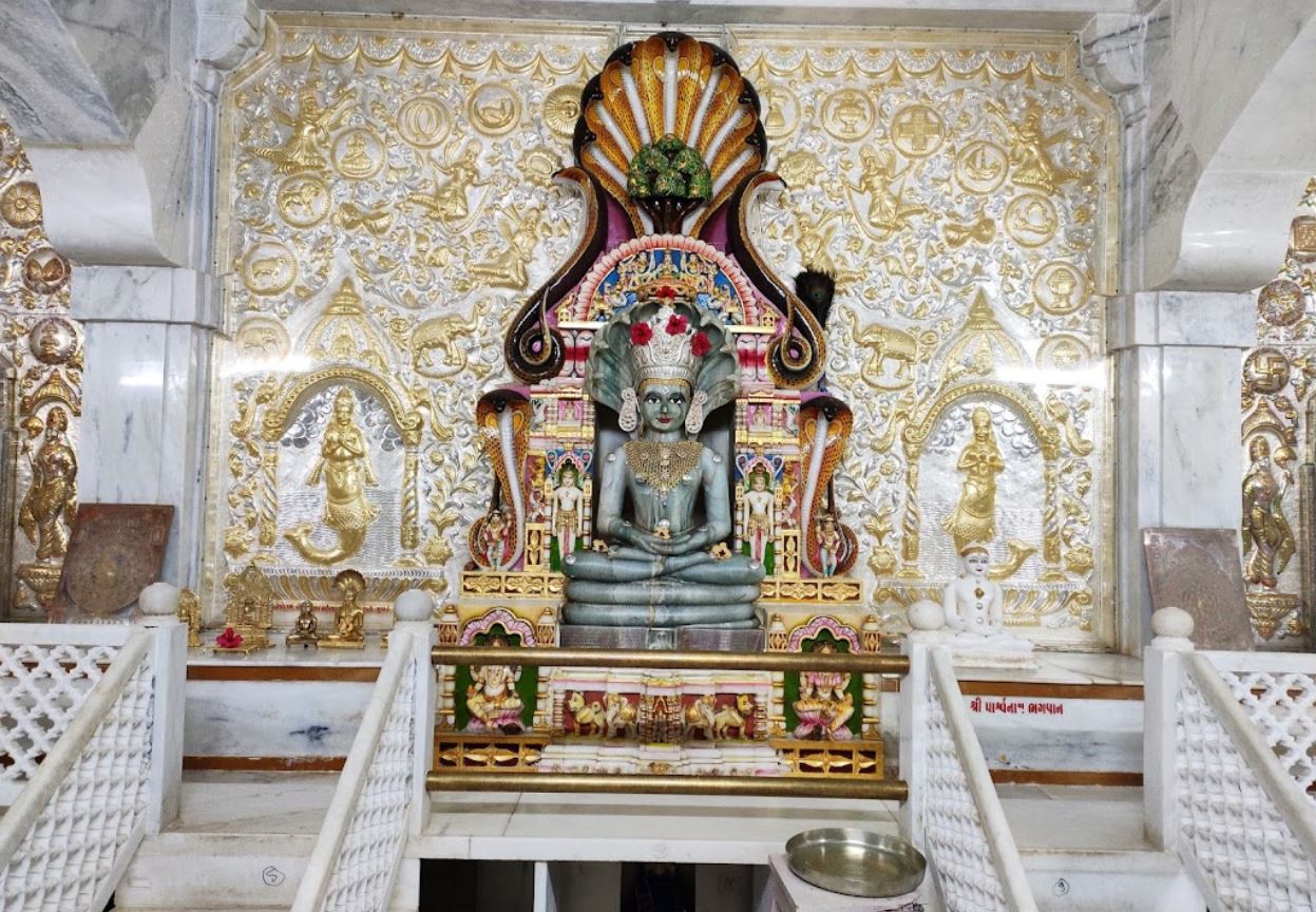 Shri Parshv Vallabh Dham Jain Tirth, Kakadbhit, District - Kachchh (Gujarat) image 4