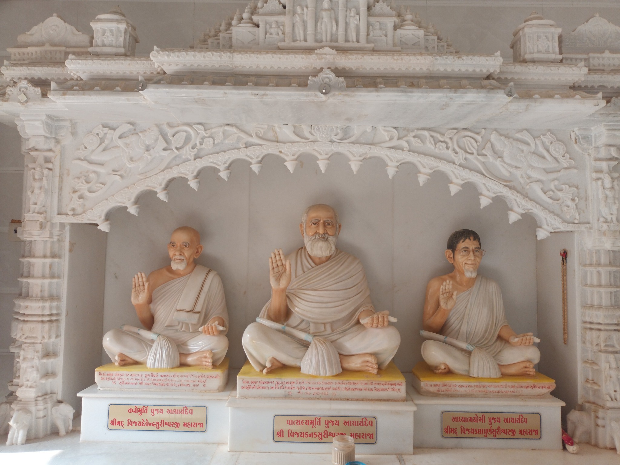 Shri Suparshvnath Bhagwan Shwetamber Jain Derasar, Rapar, District - Kachchh (Gujarat) image 9