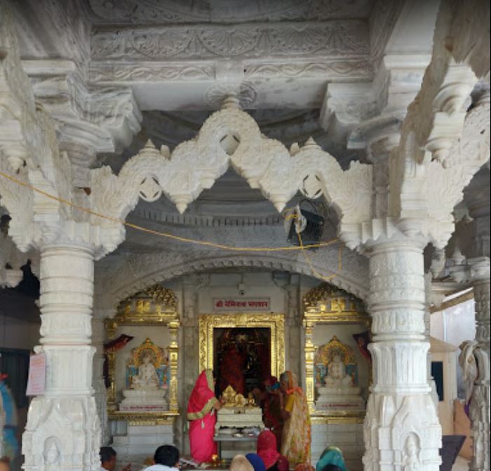Shri Neminath Bhagwan Shwetamber Jain Derasar, Bhavnath, Girnar Taleti, Junagadh (Gujarat) image 3