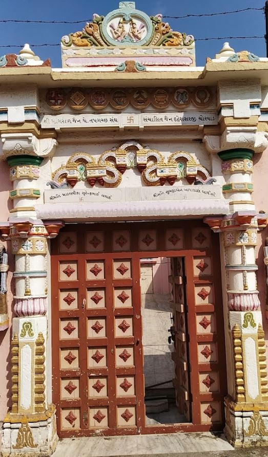 Shri 108 Chorwadi Chintamani Parshvnath Shwetamber Jain Mandir, Chorwad, District - Junagadh (Gujarat) image 2