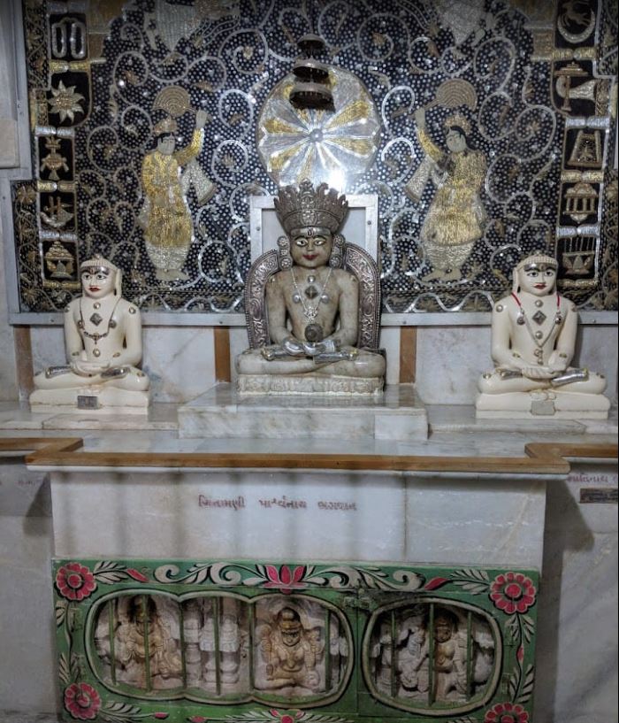 Shri 108 Chorwadi Chintamani Parshvnath Shwetamber Jain Mandir, Chorwad, District - Junagadh (Gujarat) image 3