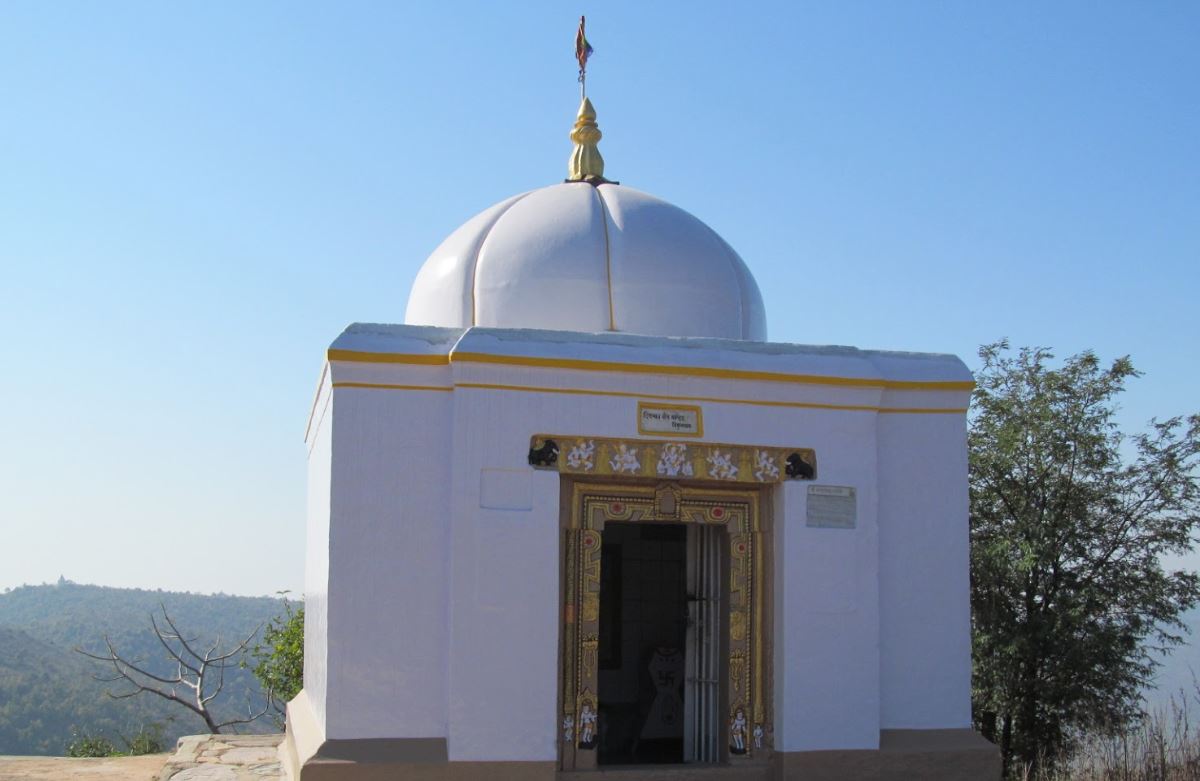 Shri Rajgrahi Siddh Kshetra, Third Digamber Jain Mandir, Vipulachal Parvat, Rajgir, District - Nalanda (Bihar) image 1