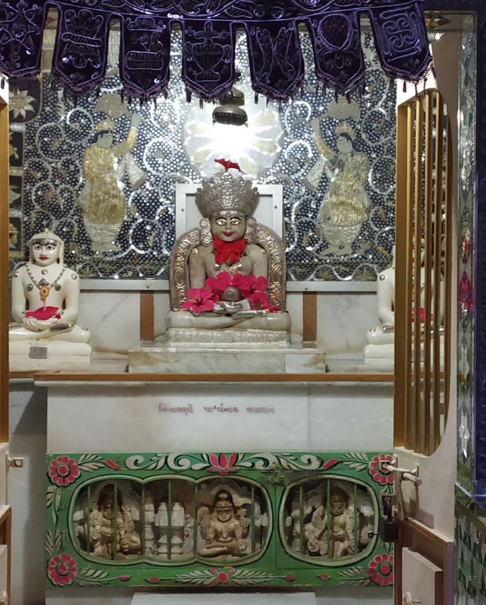 Shri 108 Chorwadi Chintamani Parshvnath Shwetamber Jain Mandir, Chorwad, District - Junagadh (Gujarat) image 6