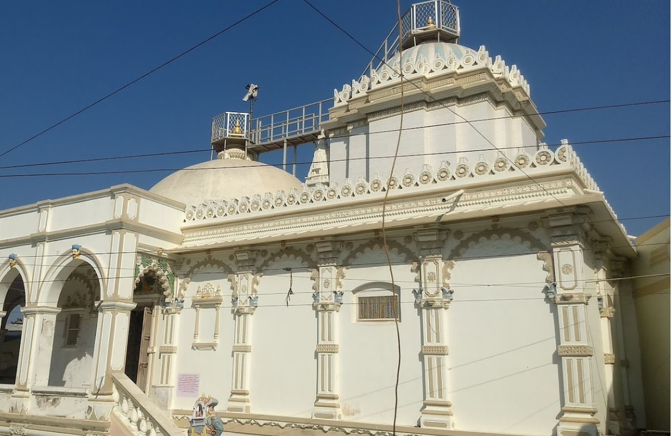 Shri Suparshvnath Bhagwan Shwetamber Jain Derasar, Mangrol, District - Junagadh (Gujarat) image 1