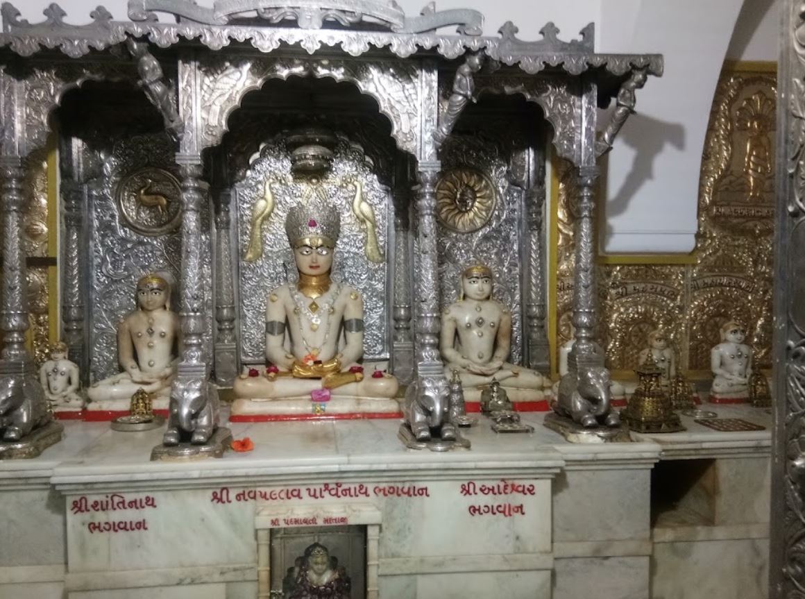 Shri 108 Navpallav Parshvnath Shwetamber Jain Derasar, Gaffar Belim, Mangrol, District - Junagadh (Gujarat) image 5