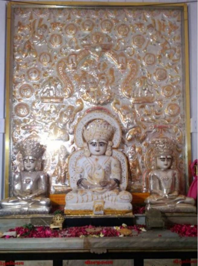Shri Ajitnath Bhagwan Shwetamber Jain Derasar, Vadal, District - Junagadh (Gujarat) image 4