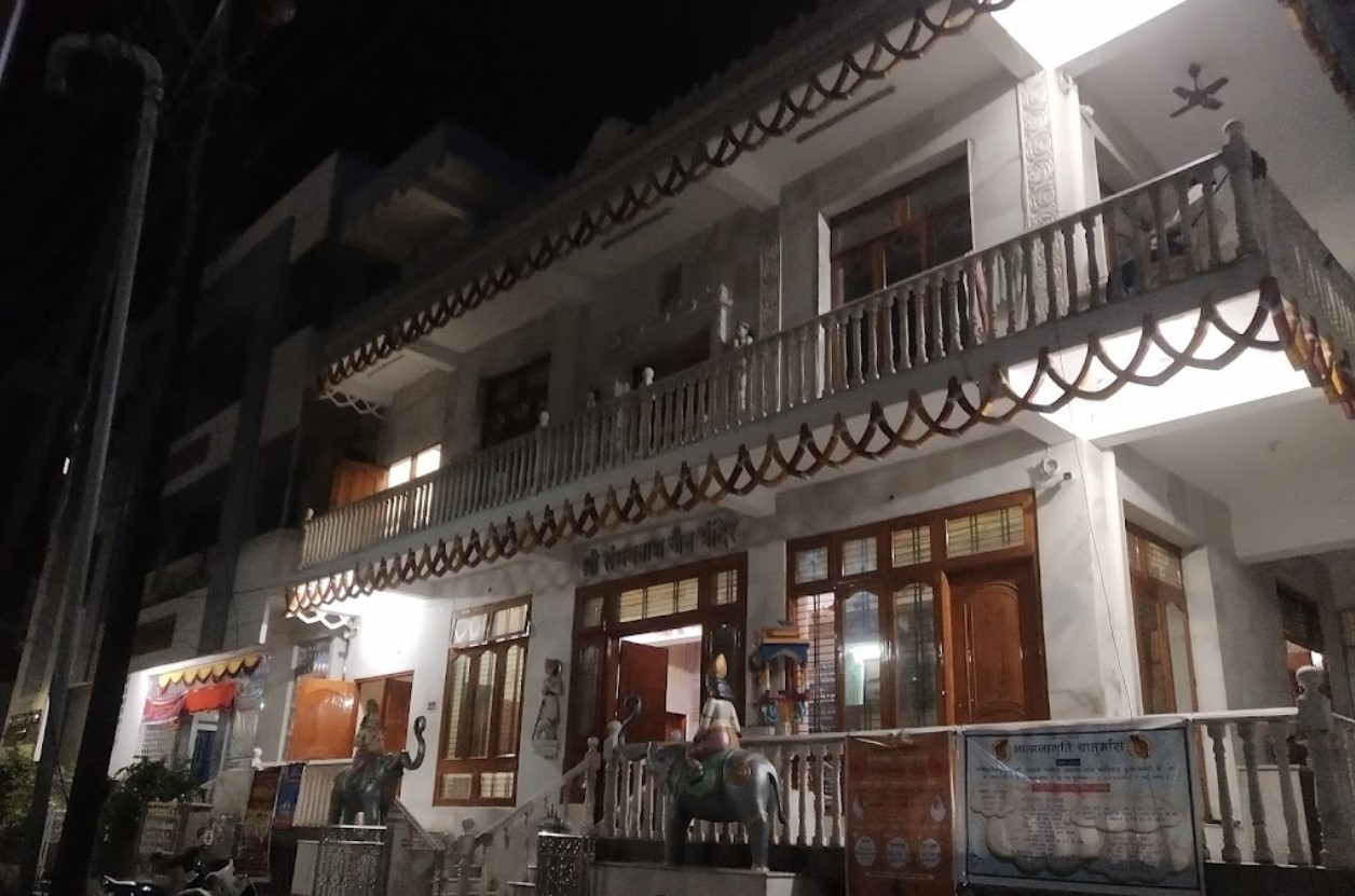 Shri Sambhavnath Jain Shwetamber Mandir, 2 Town, Shree Pathi Suryanarayana Street, Governorpet, near Raghavaiah Park, Vijayawada, District - NTR (A.P.)