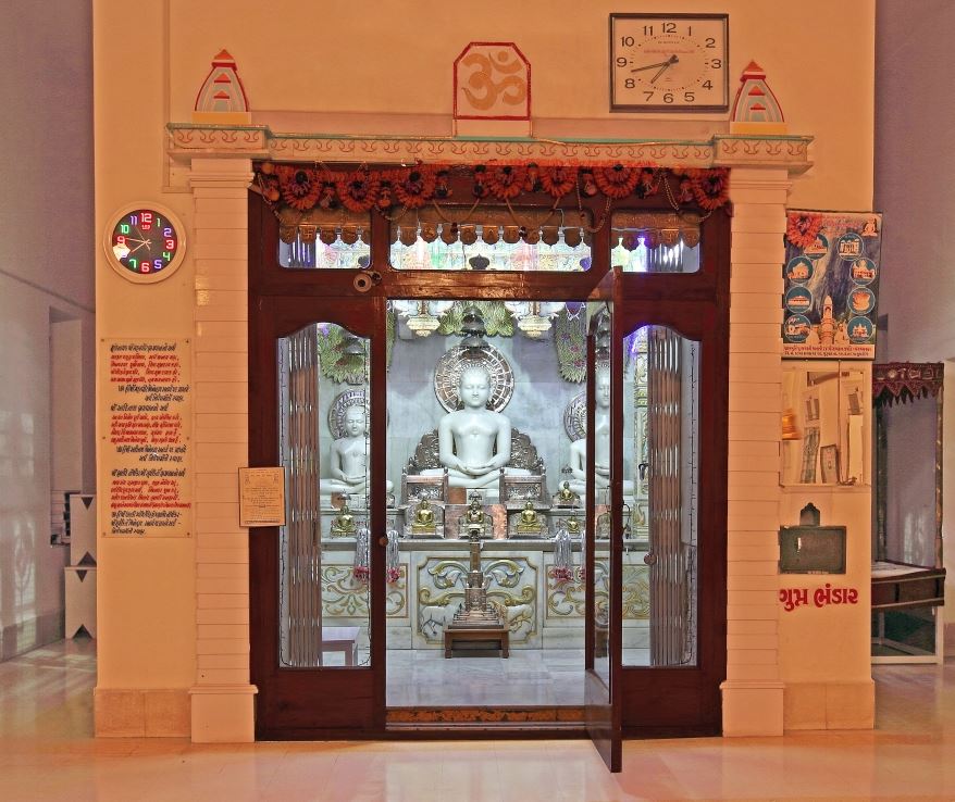 Shri Mahaveer Swami Digamber Jain Mandir, Arya Samaj Road, Shankar Tekri, Jamnagar (Gujarat) image 4