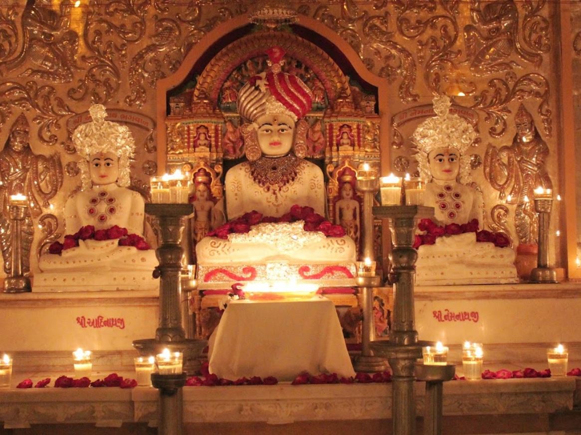 Shri Chandraprabhu Swami Jain Shwetamber Mandir, Oshwal Colony, Summair Club Road,  Jamnagar (Gujarat) image 2