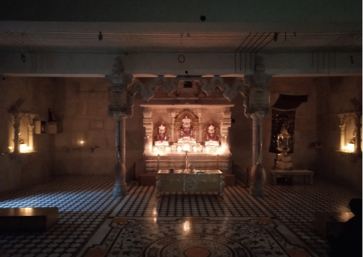 Shri Sambhavnath Jain Shwetamber Mandir, 2 Town, Shree Pathi Suryanarayana Street, Governorpet, near Raghavaiah Park, Vijayawada, District - NTR (A.P.) image 2