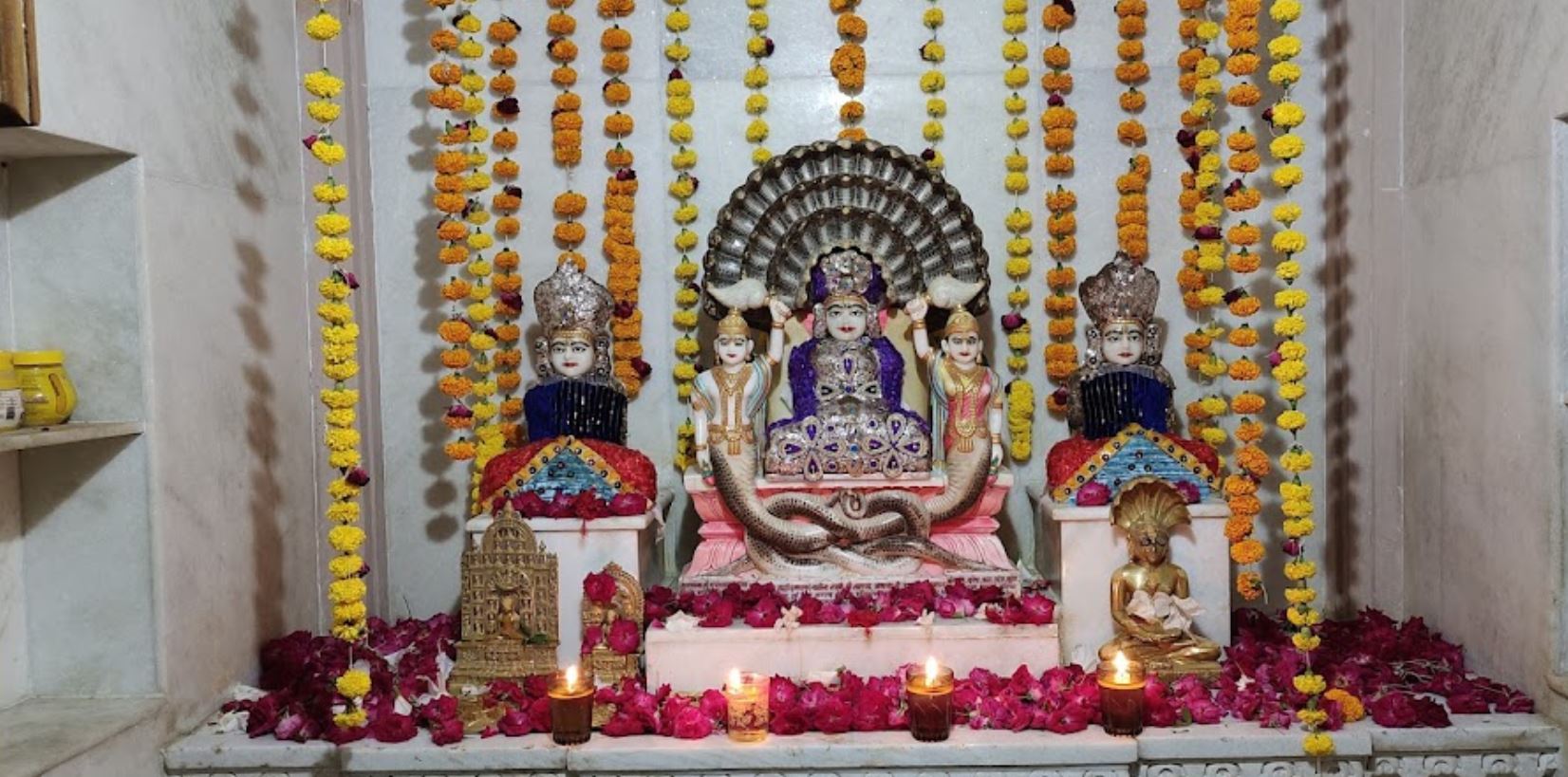 Shri Sahastrafana Parshvnath Shwetamber Jain Derasar, Juni Bodeli, District - Chhotaudepur (Gujarat) image 2