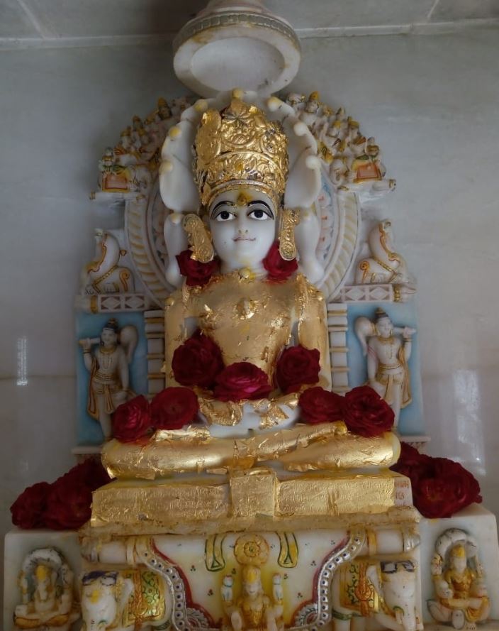 Shri Manmohan Parshvnath Shwetamber Jain Derasar, Deroli, District - Chhotaudepur (Gujarat) image 4