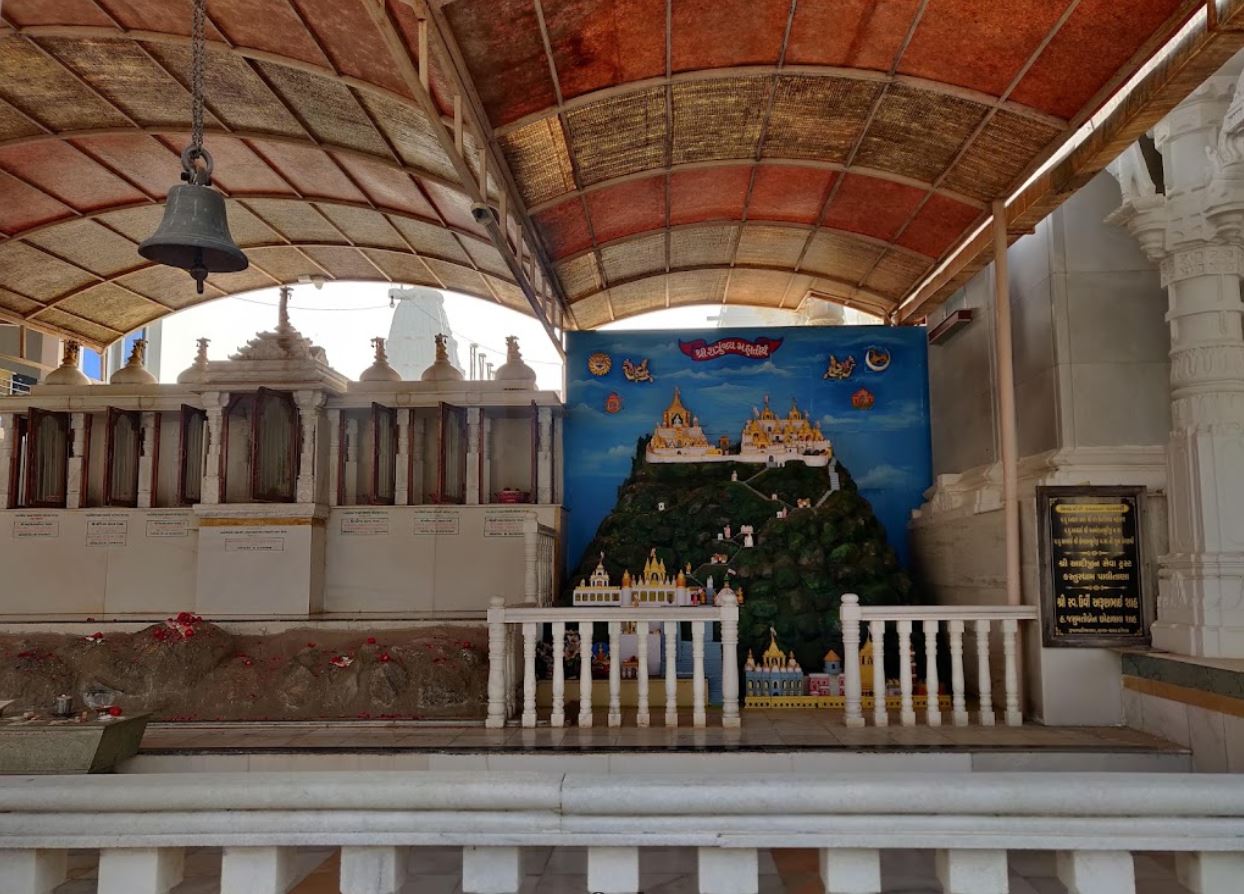 Shri Choubis Jinalaya Shatrunjay Dham Shwetamber Jain Mandir, Jaggannath Mandir Road, Yoginagar, GIDC, Botad (Gujarat) image 3
