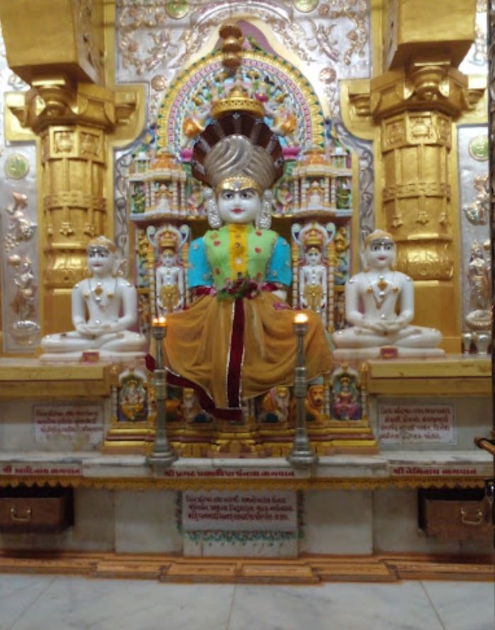 Shri Giriraj Shwetamber Jain Derasar, Laxmi Society, Ranchhod Nagar, Kharama, Bharvad Vado, Botad (Gujarat) image 1