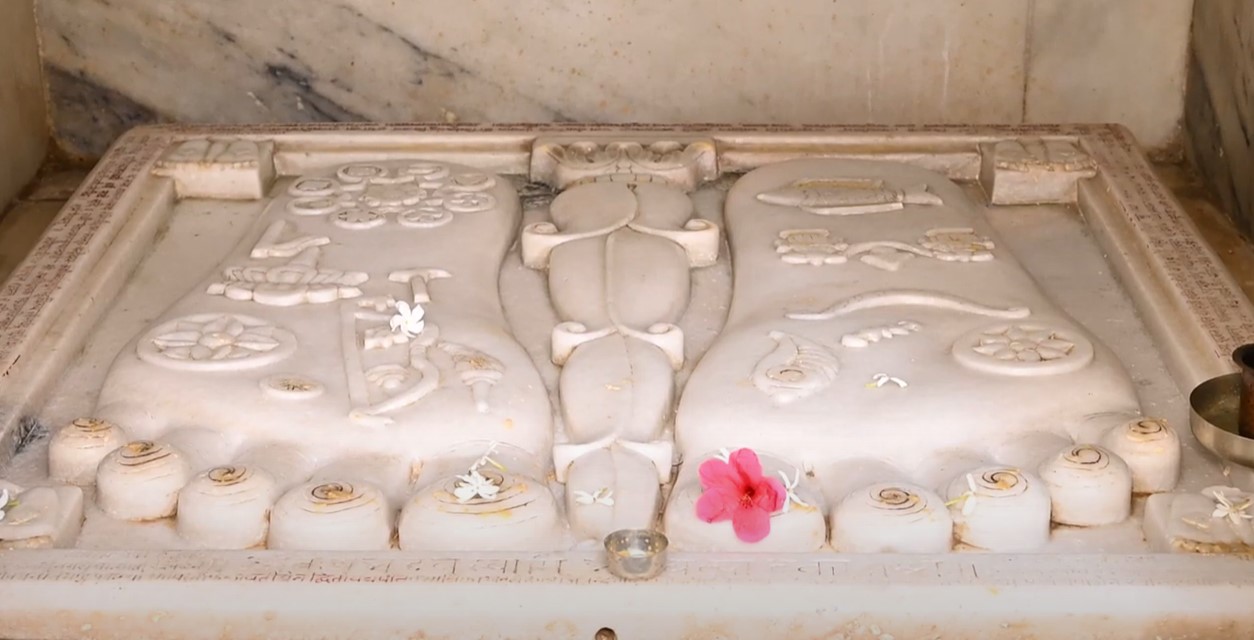Shri Adinath Bhagwan Shwetamber Jain Derasar, K.C. Shah Derasar, Dawn, Krishna Nagar, Bhavnagar (Gujarat) image 5