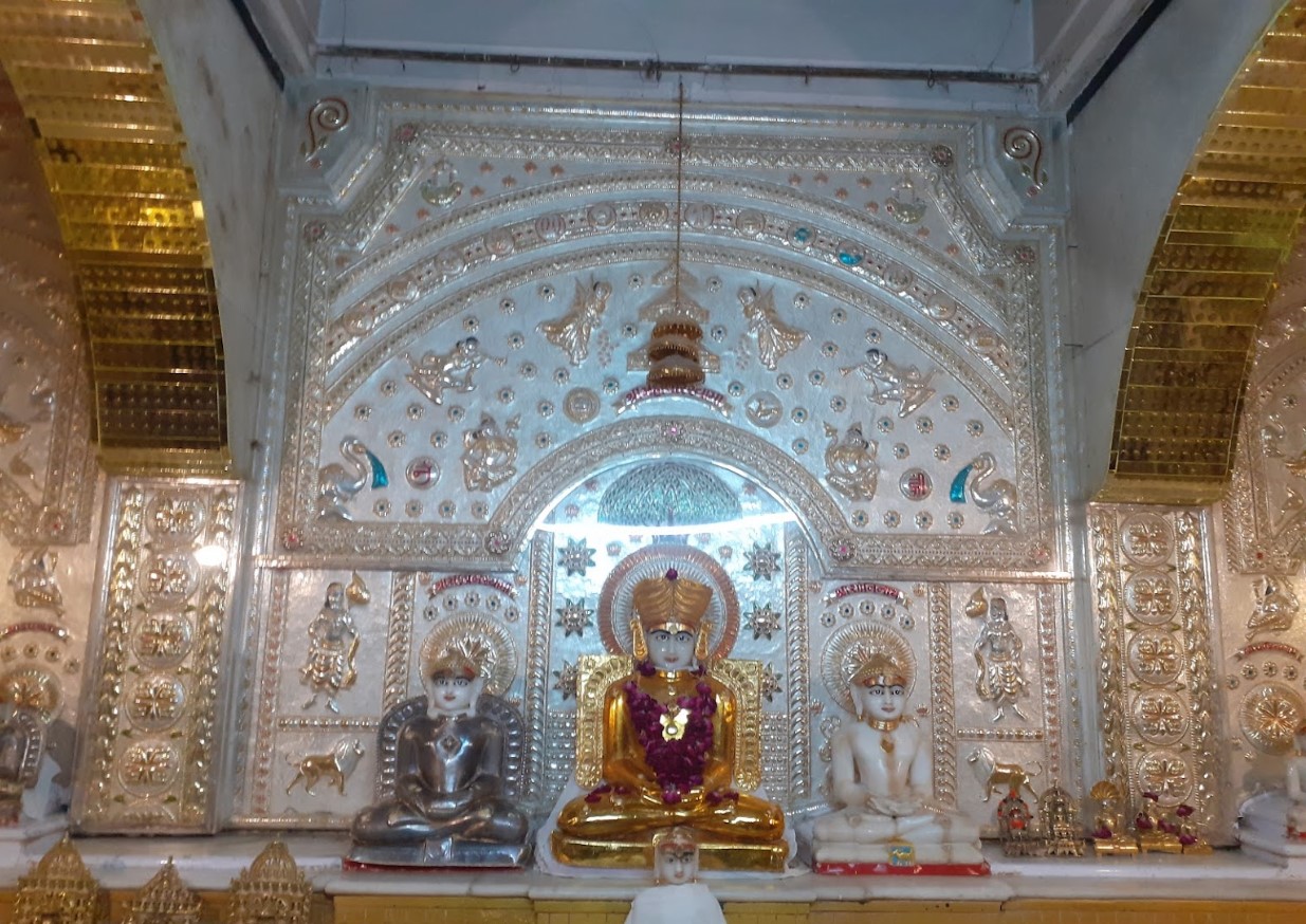 Shri Mahaveer Swami Shwetamber Jain Derasar, Deri Road Area, Krishna Nagar, Bhavnagar (Gujarat) thumbnail 4