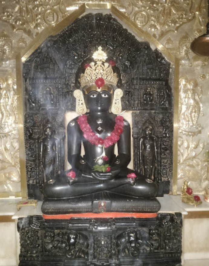 Shri Chintamani Parshvnath Shwetamber Jain Mandir, Rajpur, Gomtipur, Ahmedabad (Gujarat) thumbnail 3