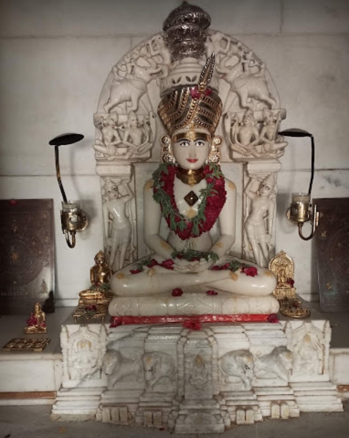 Shri Neminath Bhagwan Shwetamber Jain Mandir, Rajpur Hirpur, Gomtipur, Ahmedabad (Gujarat) thumbnail 3
