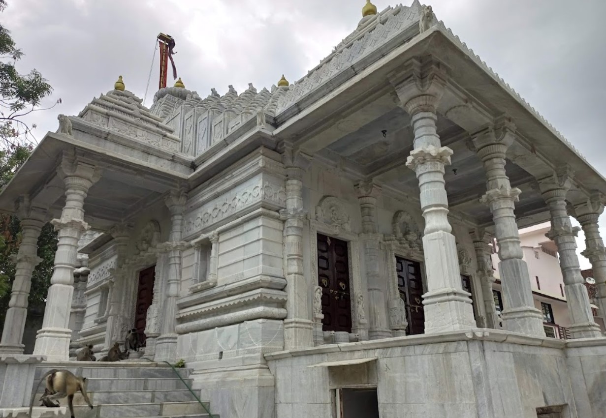 Shri Neminath Bhagwan Shwetamber Jain Mandir, Rajpur Hirpur, Gomtipur, Ahmedabad (Gujarat) thumbnail 4