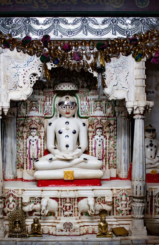 Shri Shwetamber Jain Derasar, 2524, Swaminarayan Mandir Road, Old City, Zaveriwad, Kalupur, Ahmedabad (Gujarat) image 1