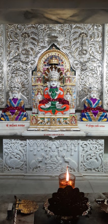 Shri Shankeshwar Parshvnath Swami Shwetamber Jain Derasar, Premchand Nagar Society, Satellite, Ahmedabad (Gujarat) main image