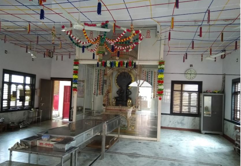 Shri 1008 Sankatharan Parshvnath Digamber Jain Mandir, Rabari Colony, Amraiwadi, Ahmedabad (Gujarat) image 3