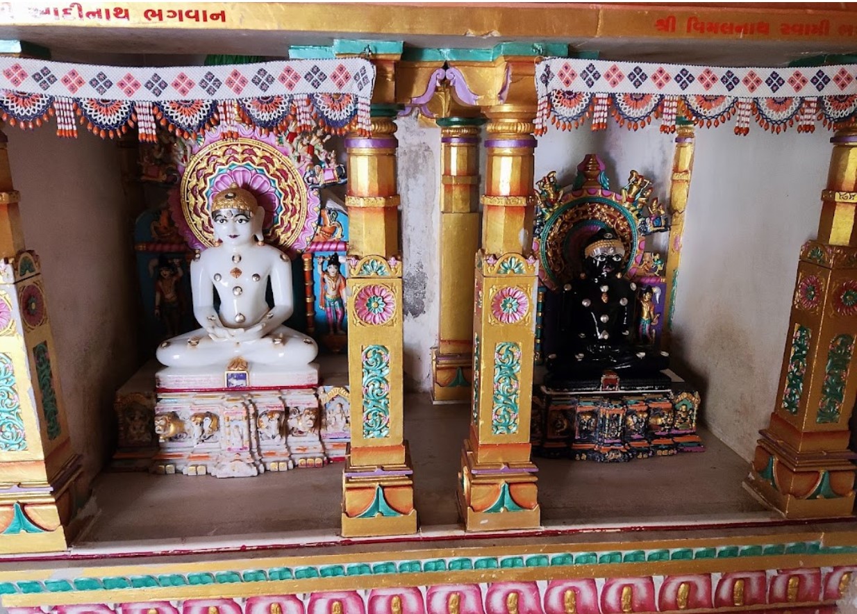 Shri Riddhi Siddhi Nageshwar Parshvnath Shwetamber Jain Mandir, Gujarat Society, Cooperative Housing Society, Mahuva, District - Bhavnagar (Gujarat) thumbnail 4