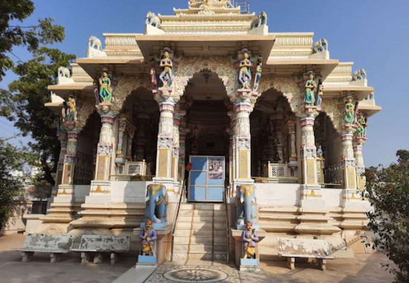 Shri Adinath Bhagwan Shwetamber Jain Tirth, Riddhi Siddhi Society, Sihor, District - Bhavnagar (Gujarat) image 3