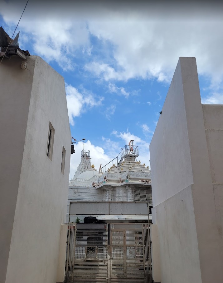 Chintamani Parshvnath Jain Shwetamber Tirth, Darbargadh, Vallabhipur, District - Bhavnagar (Gujarat) thumbnail 2