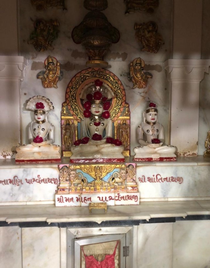 Shri Manmohan Parshvnath Shwetamber Jain Derasar, Kaziwada, Nagarkuva, Petlad, District - Anand (Gujarat) thumbnail 3