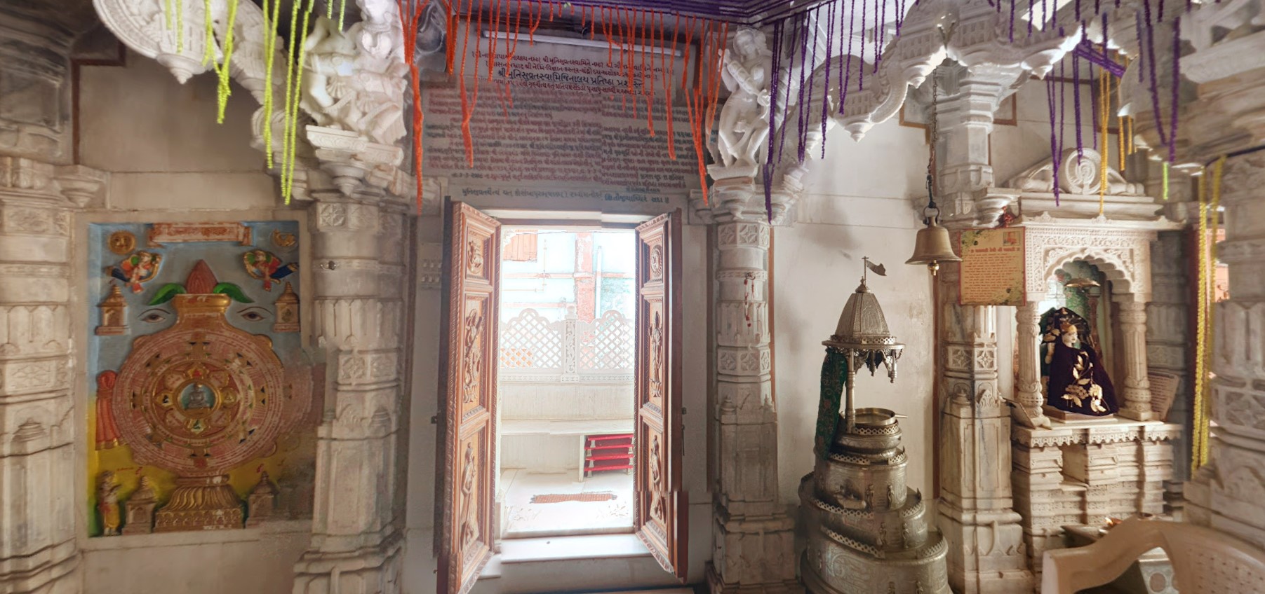 Shri Munisuvratnath Swami Shwetamber Jain Derasar, Station Road, Nava Bajar, Kosamba, District - Surat (Gujarat) image 4